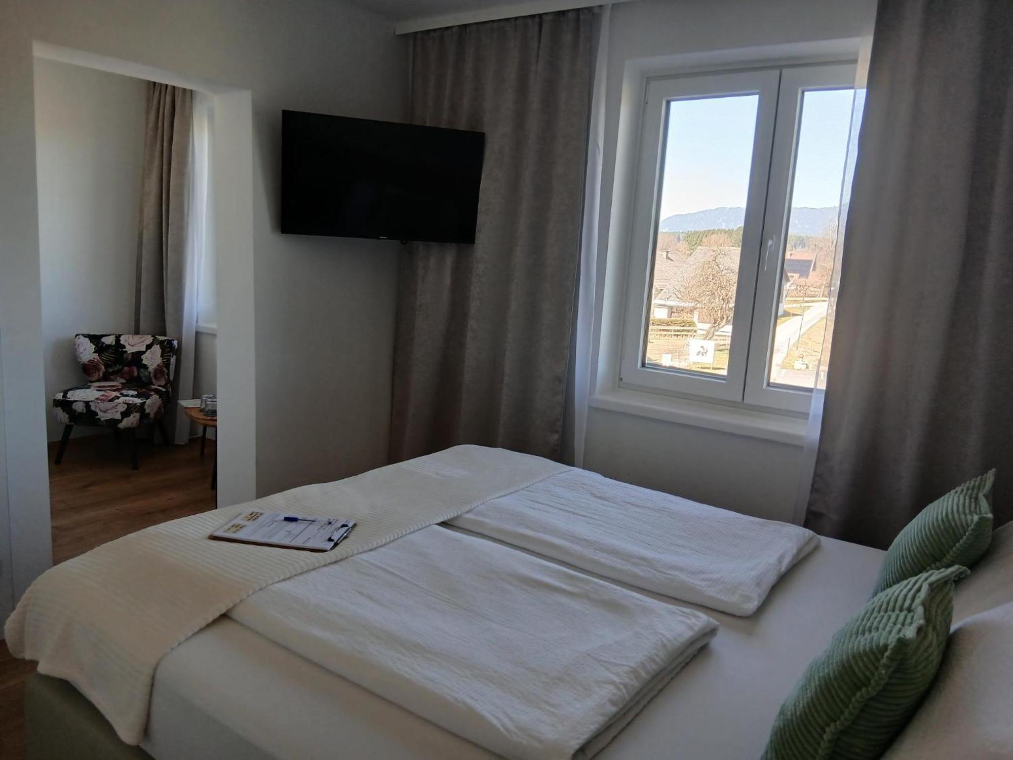 Fuchs & Hase Self Check In Hotel
